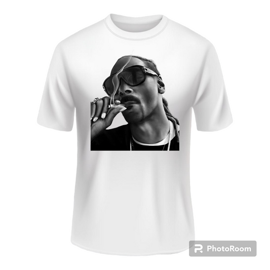 Snoop Smoking- short sleeve t-shirt